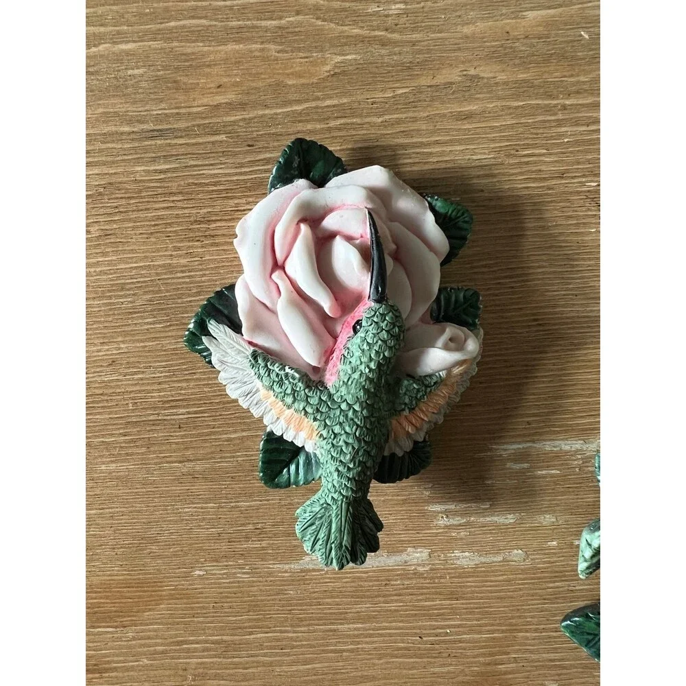 Ceramic Magnolia Bloom Floral Nightlight & 2 Hummingbird Bird Magnets - Picture 3 of 5